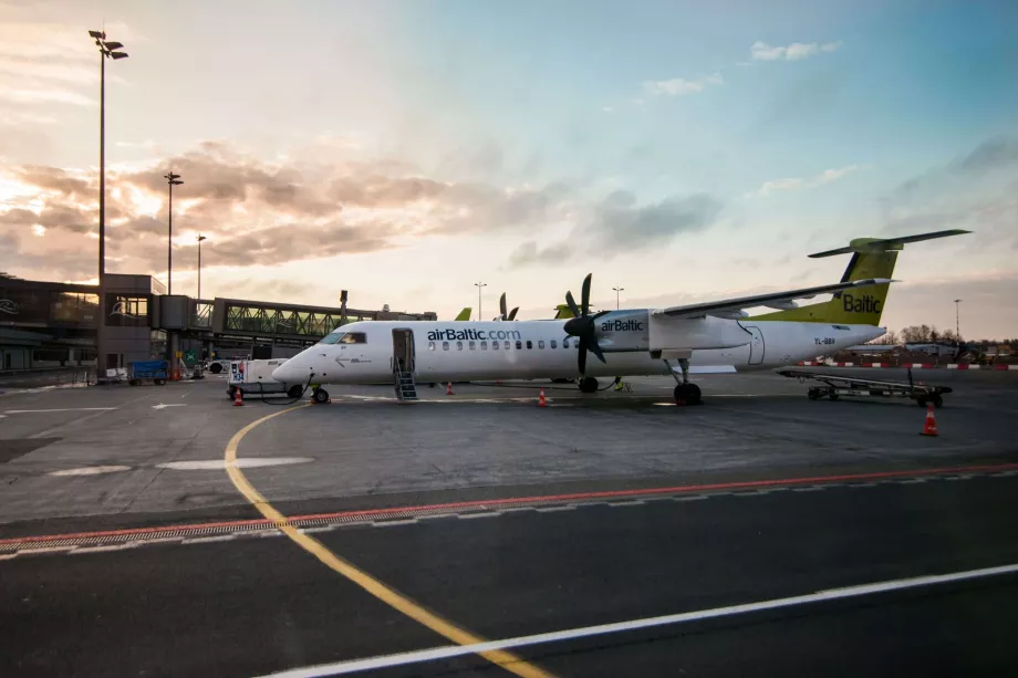 Air Baltic - De Havilland DHC-4