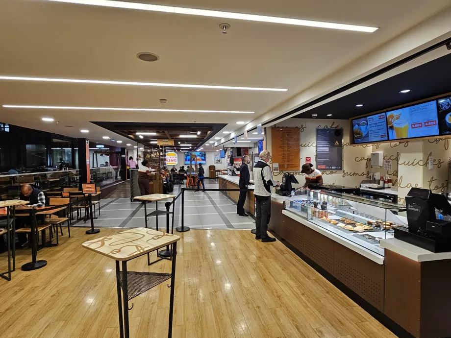 Burger King i det offentlige område i Terminal 1