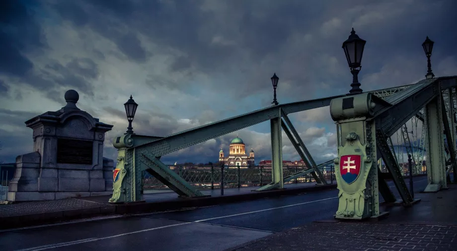 Udsigt over Ostrihom fra Slovakiet