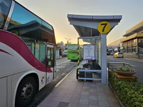 Bus stop direction Taoyuan TPE Airport
