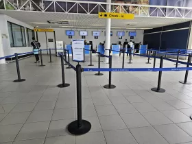 Check-in i lufthavnen, Sata