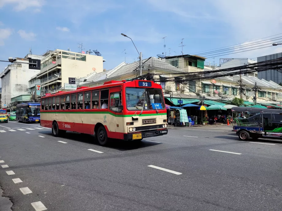 Ukonditioneret bus