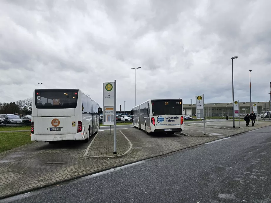 Busstoppesteder i lufthavnen