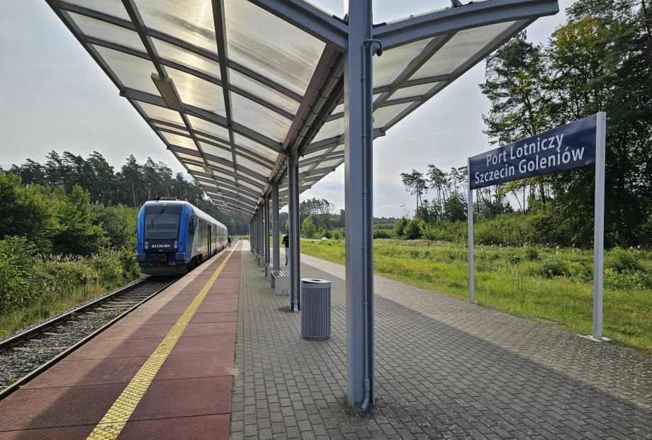 Tog til Szczecin lufthavn