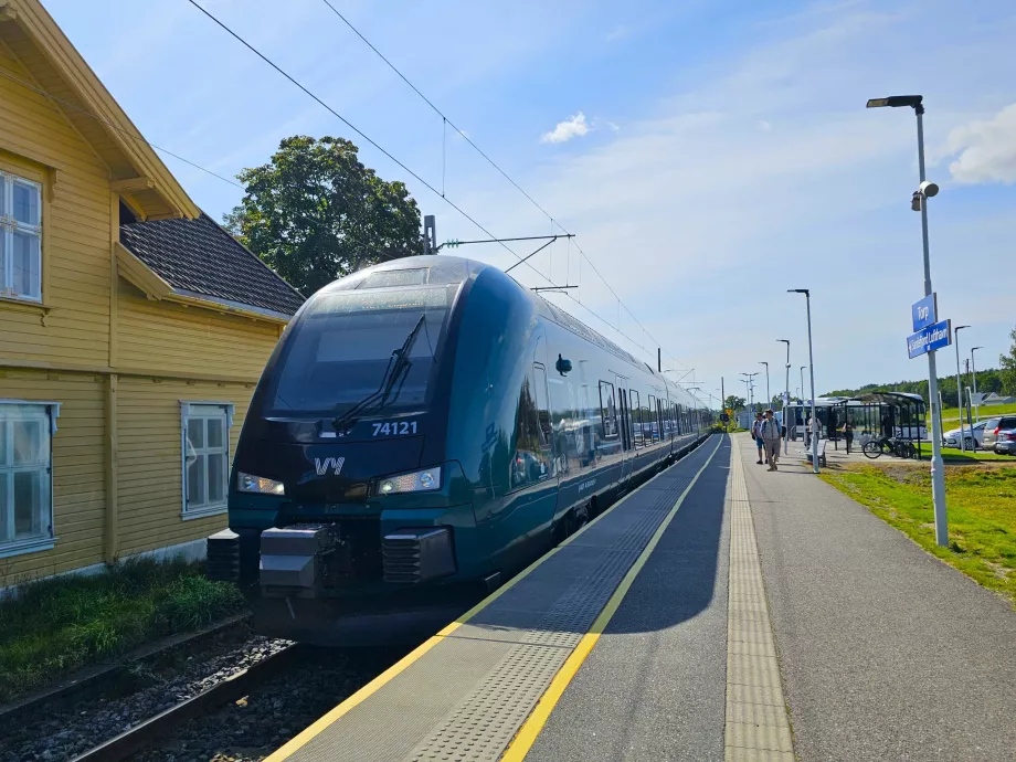 Tog på Torp station