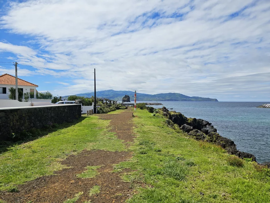 Vandresti langs havet