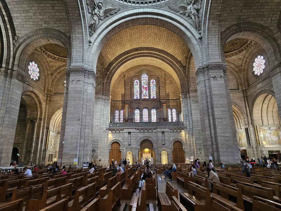 Interiør af Sacre Coeur-basilikaen