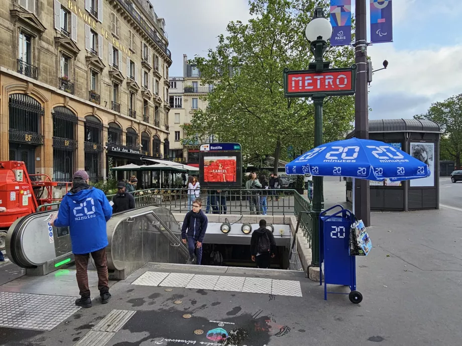 Indgang til metrostationen