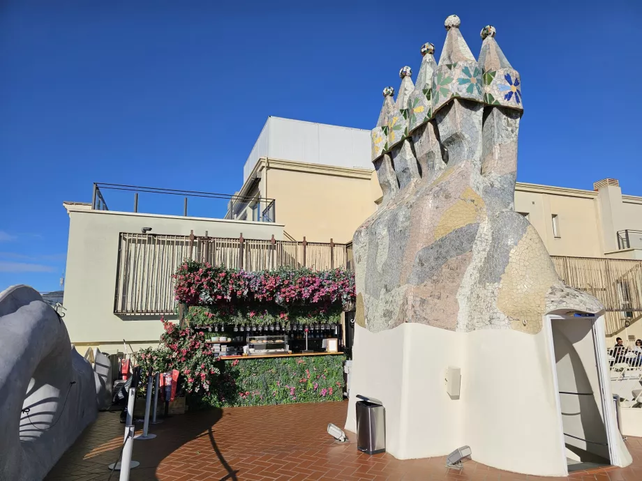 Terrasse og bar, tagterrasse Casa Battlo