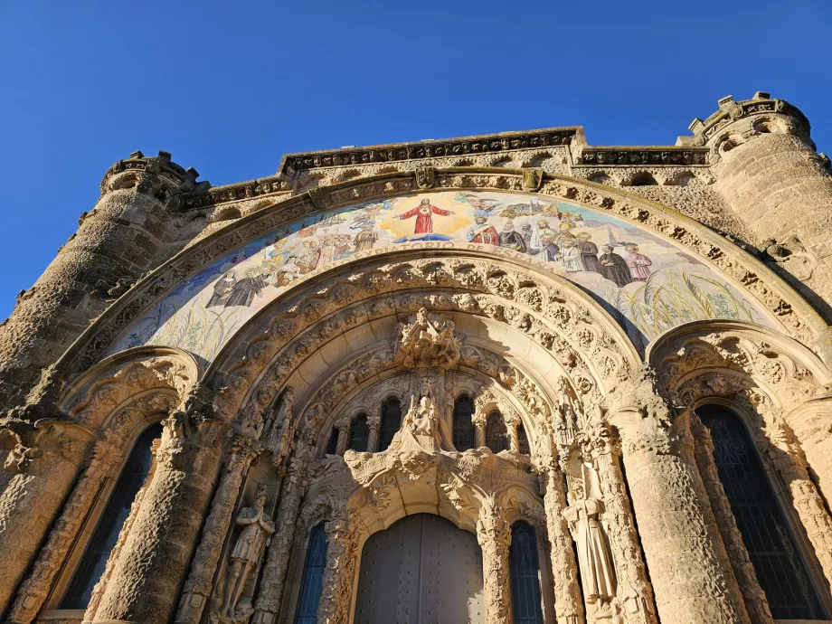 Detalje af portalen i Tibidabo-templet