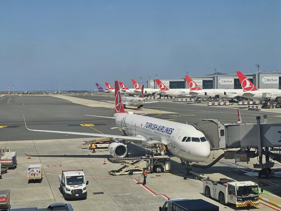 Turkish Airlines-fly i Istanbul Lufthavn