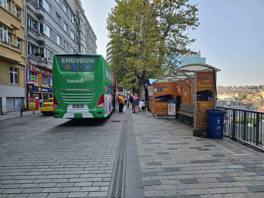 Busstoppested ved Taksim-pladsen