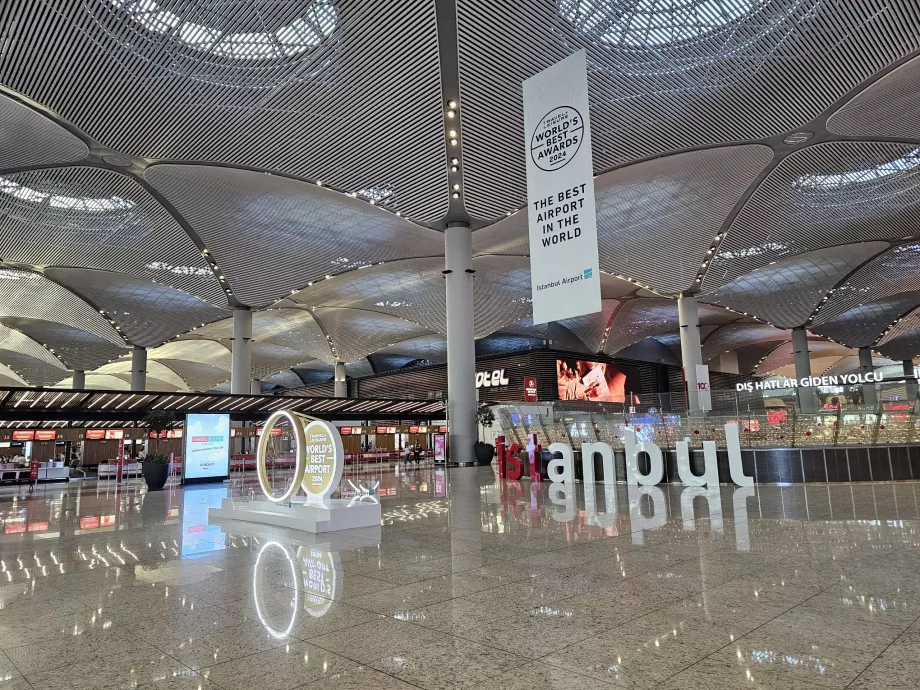 Istanbul Lufthavn, offentligt område, afgange