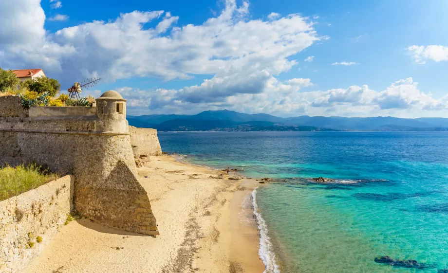 Francois Plage, Ajaccio