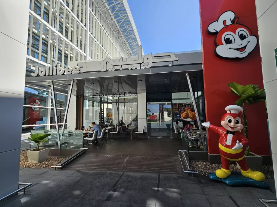 Jollibee, offentlig del