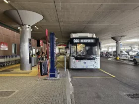 Busstoppested 944 ved lufthavnen