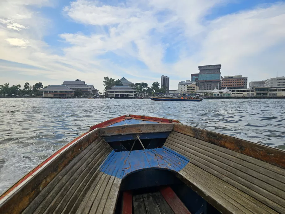 Turen med båd fra Kampong Ayer