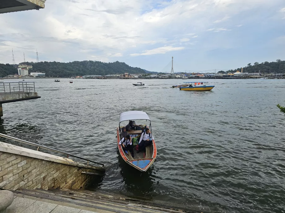 Færge til Kampong Ayer