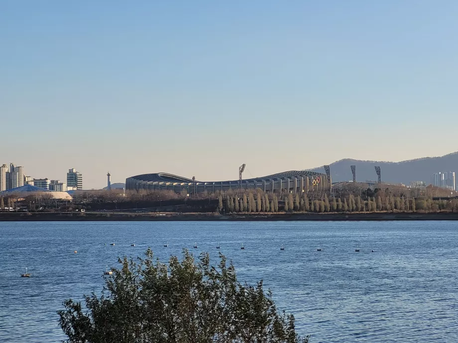 Det Olympiske Stadion fra Ttukseom Park