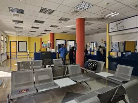 Check-in skranker og sikkerhedskontrol, Leros lufthavn