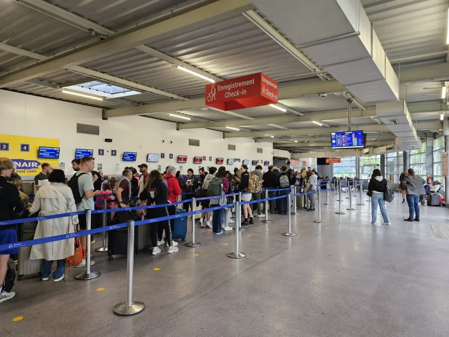 Check-in hal, Terminal 1