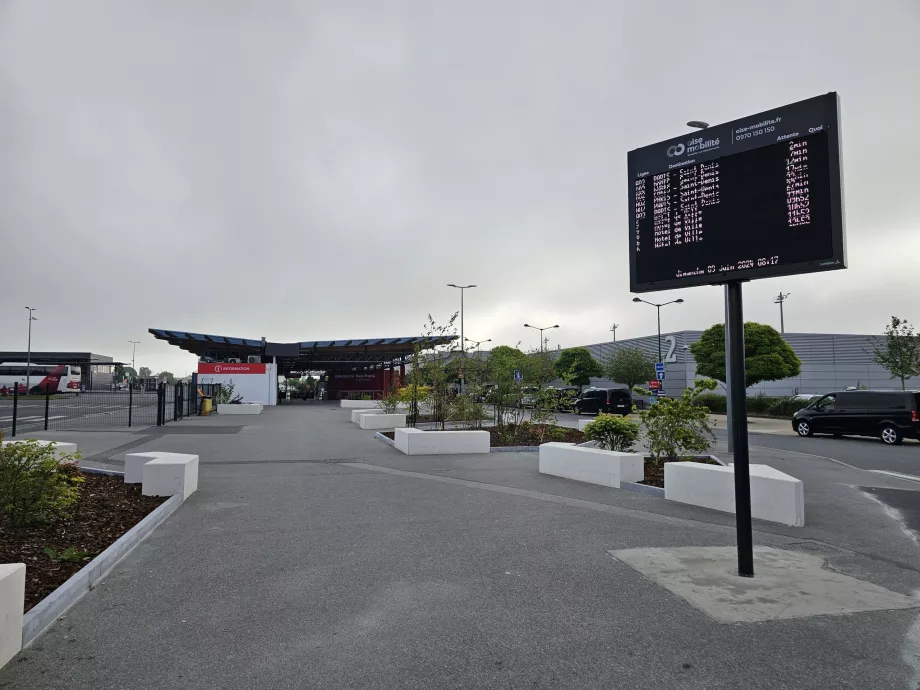 Busstation mellem terminaler