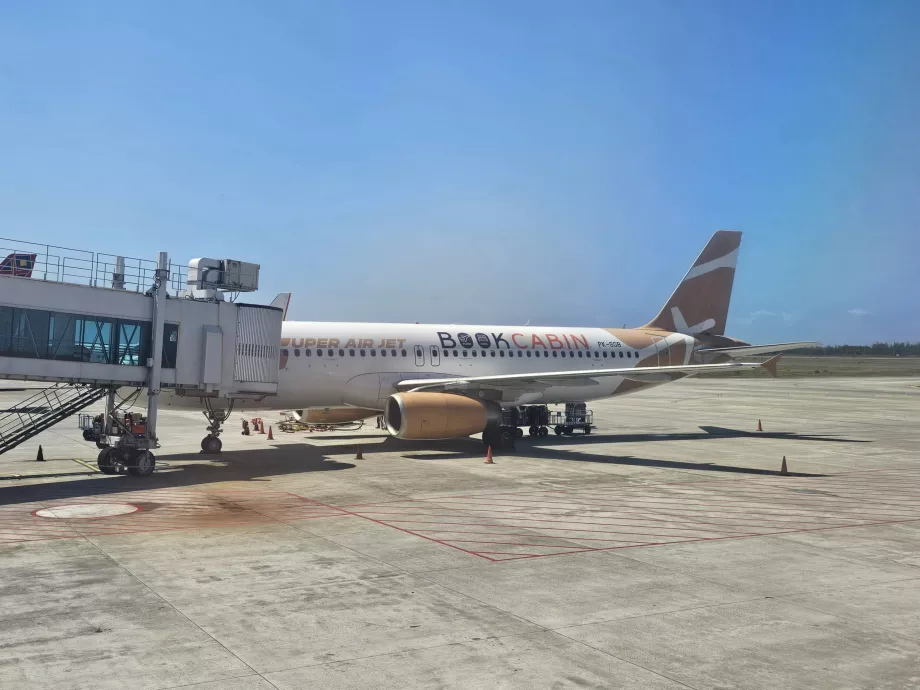 Super Air Jet, Airbus A320 i Yogyakarta lufthavn YIA