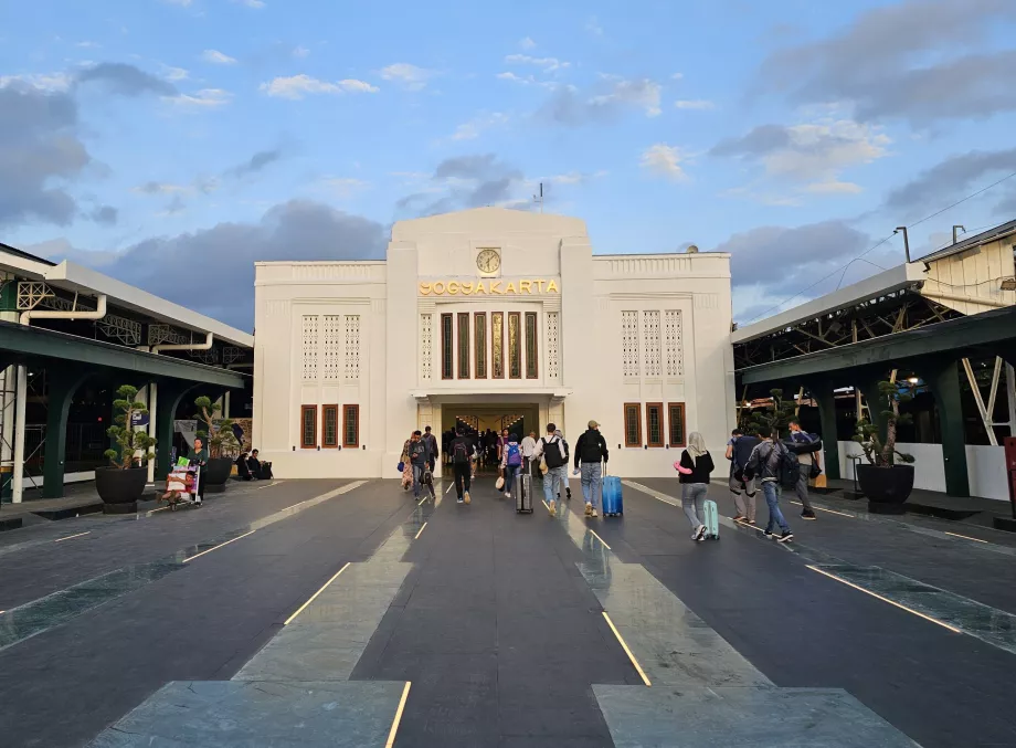 Østlig indgang til Yogyakarta station