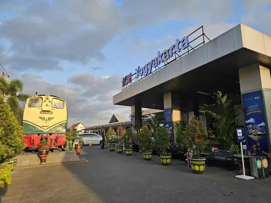 Hovedindgangen til Yogyakarta station