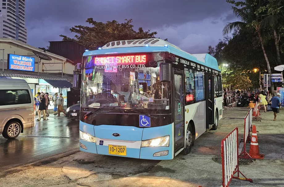 Smart busstoppested i retning af lufthavnen, Patong