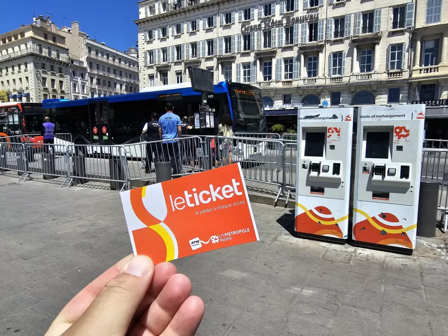 Billet til offentlig transport i Marseille og automater