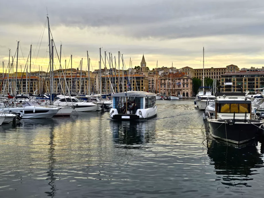 Færge over Vieux Port