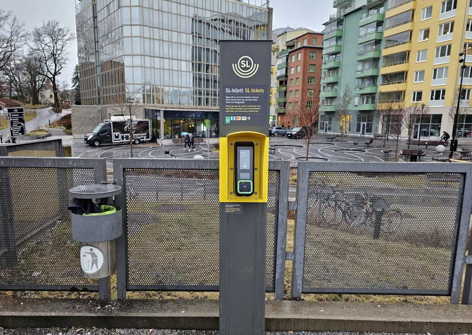 Læser ved sporvognsstoppestedet