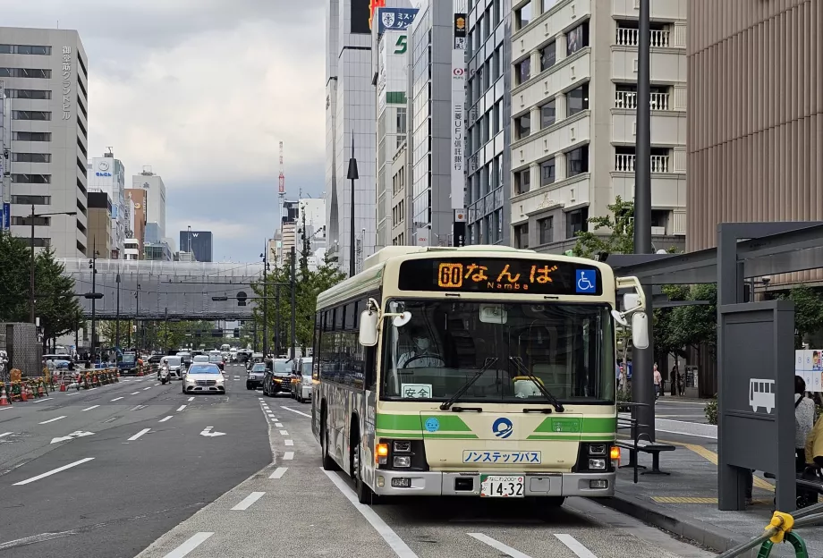 Bus til offentlig transport