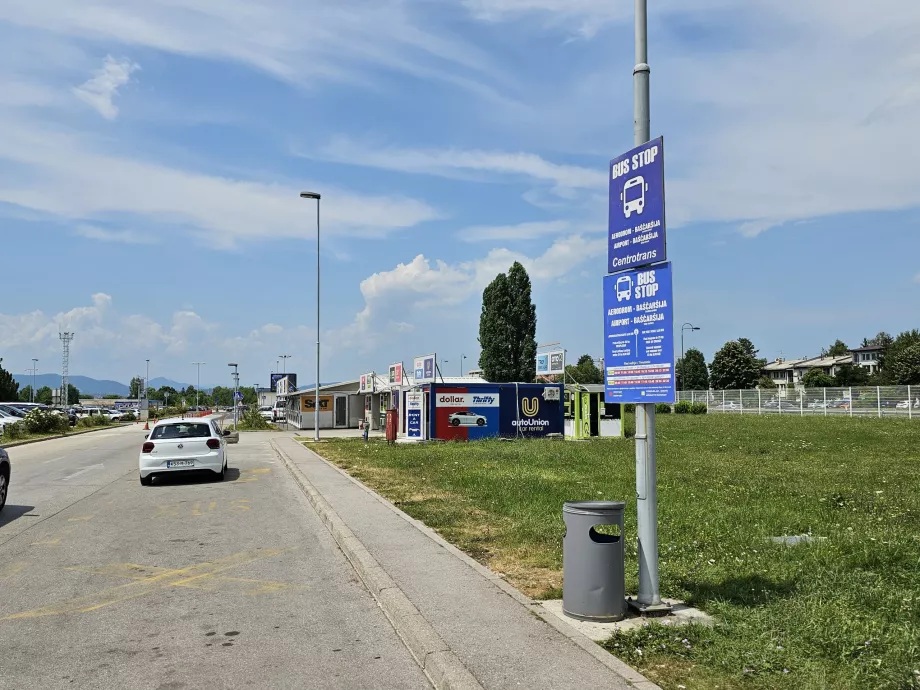 Busstoppested i lufthavnen